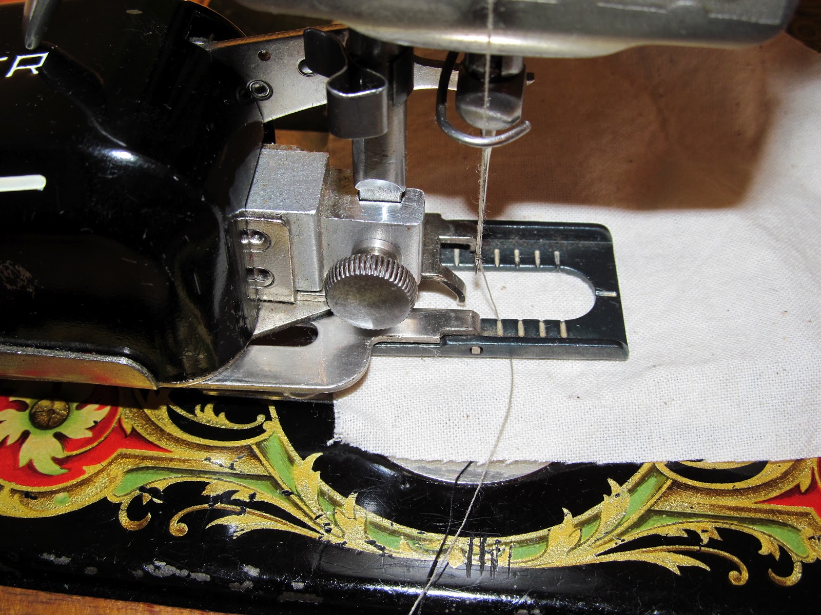 Trampled by Geese Singer 128 How to use the vintage buttonholer (it