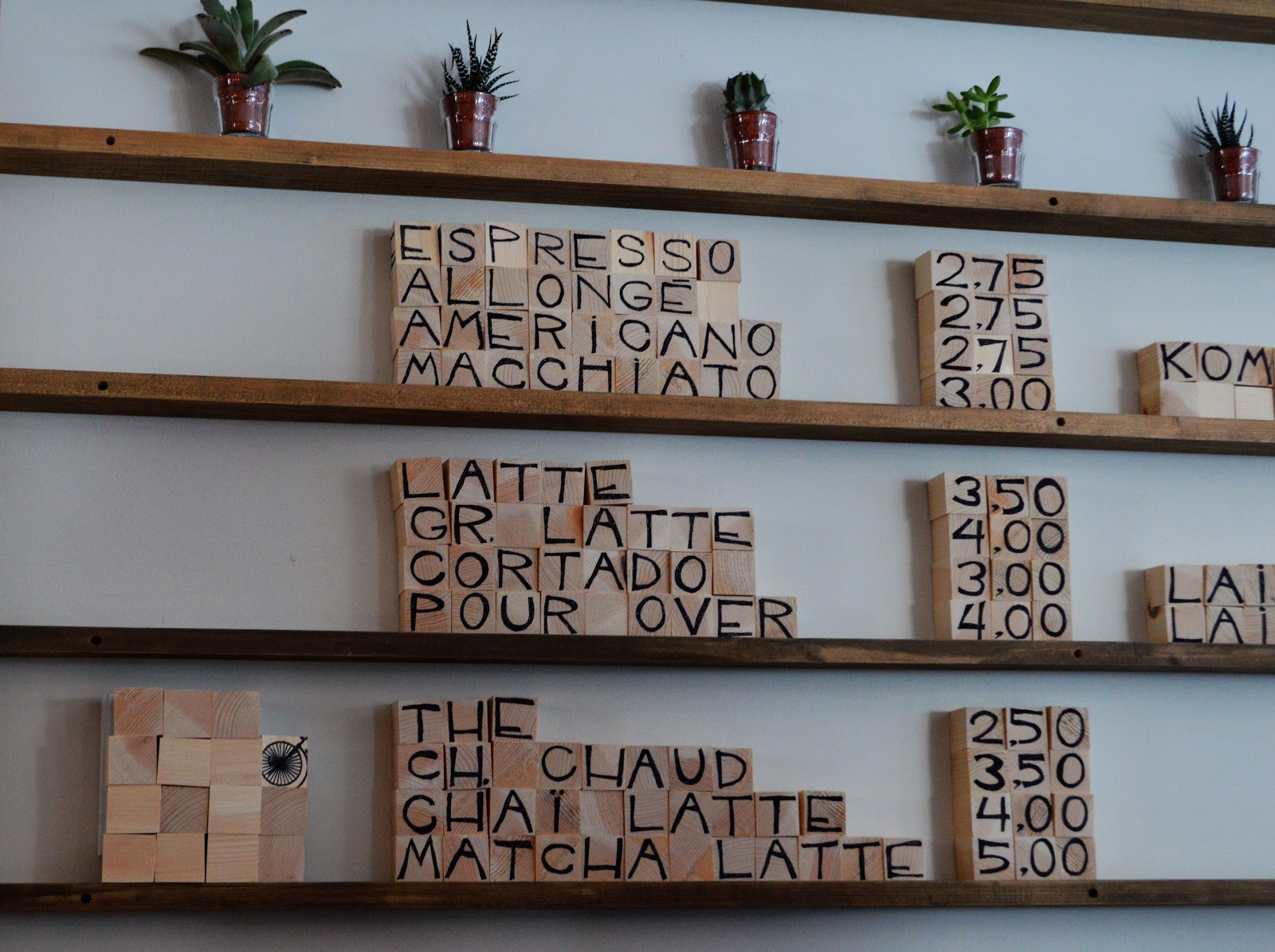 Café Tricycle sympathique café de quartier