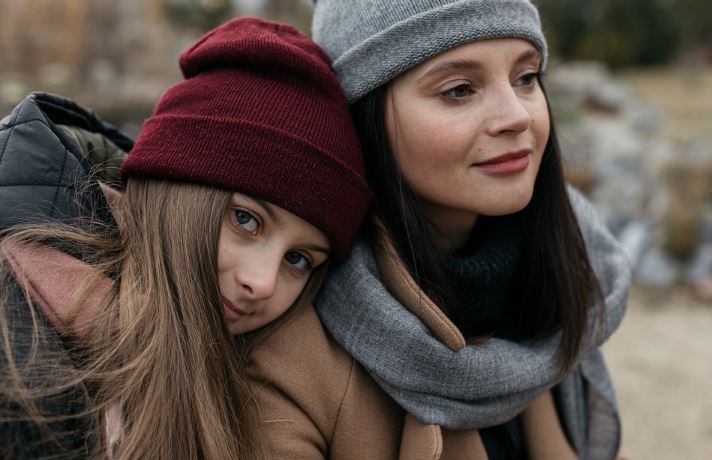 150 Contoh Pantun Sahabat Sejati Yang Mengeratkan Hubungan