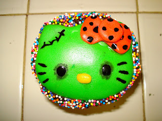 Hello Kitty zombie cupcake