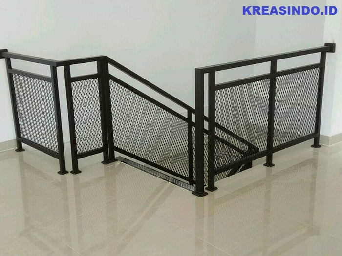 17+ Model Railing Balkon Besi Hollow dan Tempa Paling Bagus