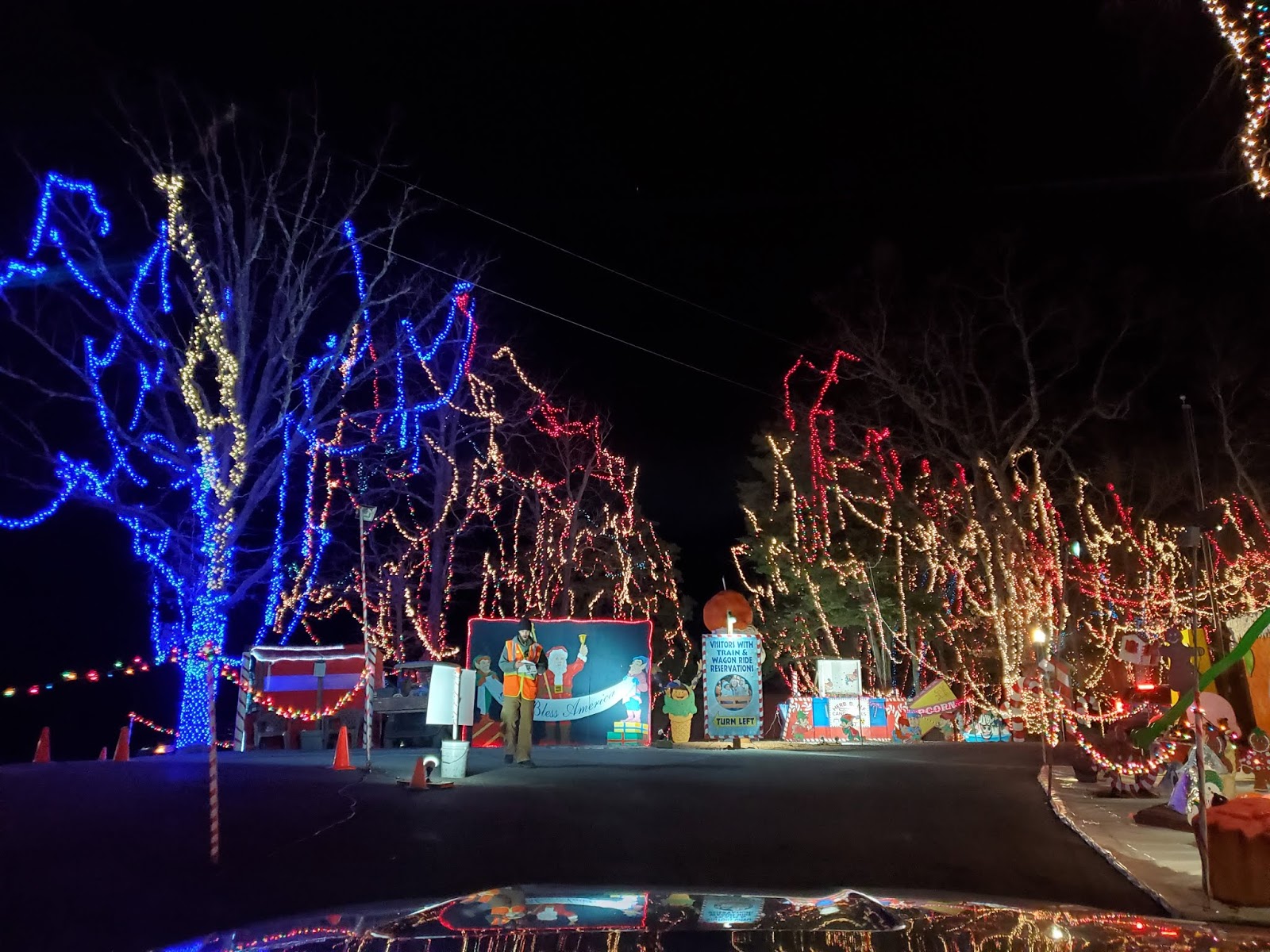 Play St. Louis Santa's Magical Kingdom, Eureka