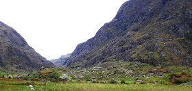 Vaeltaminen irlannissa, vaeltaminen, irlanti, killarney, cap of dunloe, vuoristo, karut maisemat