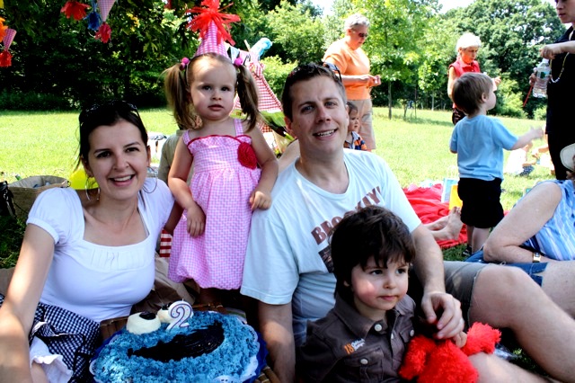 A Sesame Street Inspired Party in Central Park - via BirdsParty.com