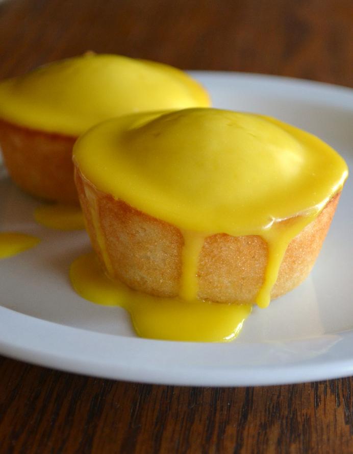 Bonz Blogz FatFree Glazed Lemon Cupcakes