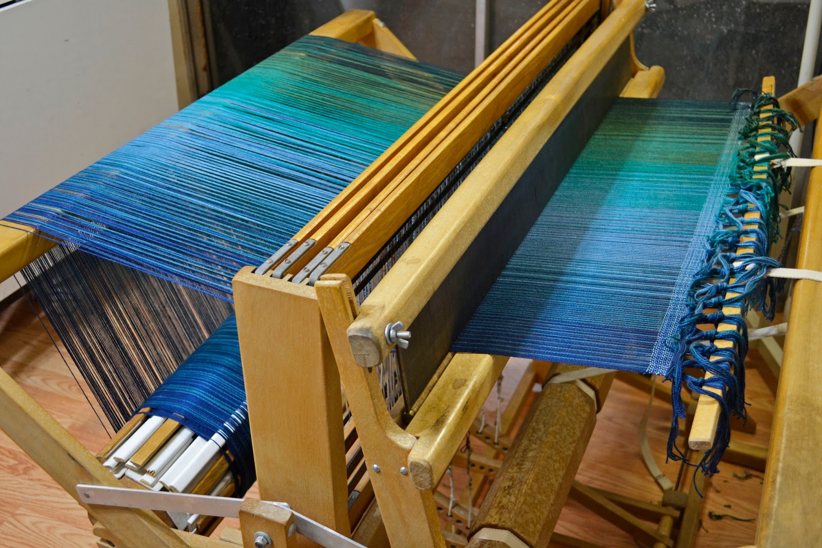 Tangible Daydreams Why I love my warping trapeze. Ready to weave!