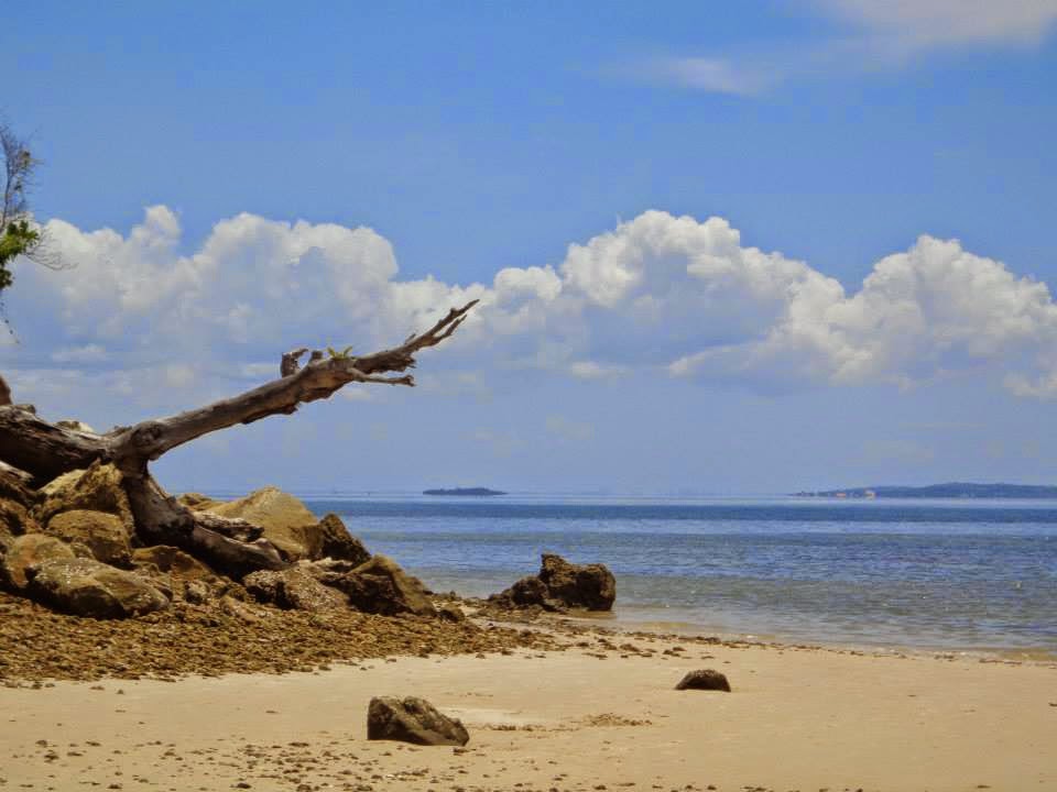 conheca uma praia incrivel no reconcavo baiano: monte cristo