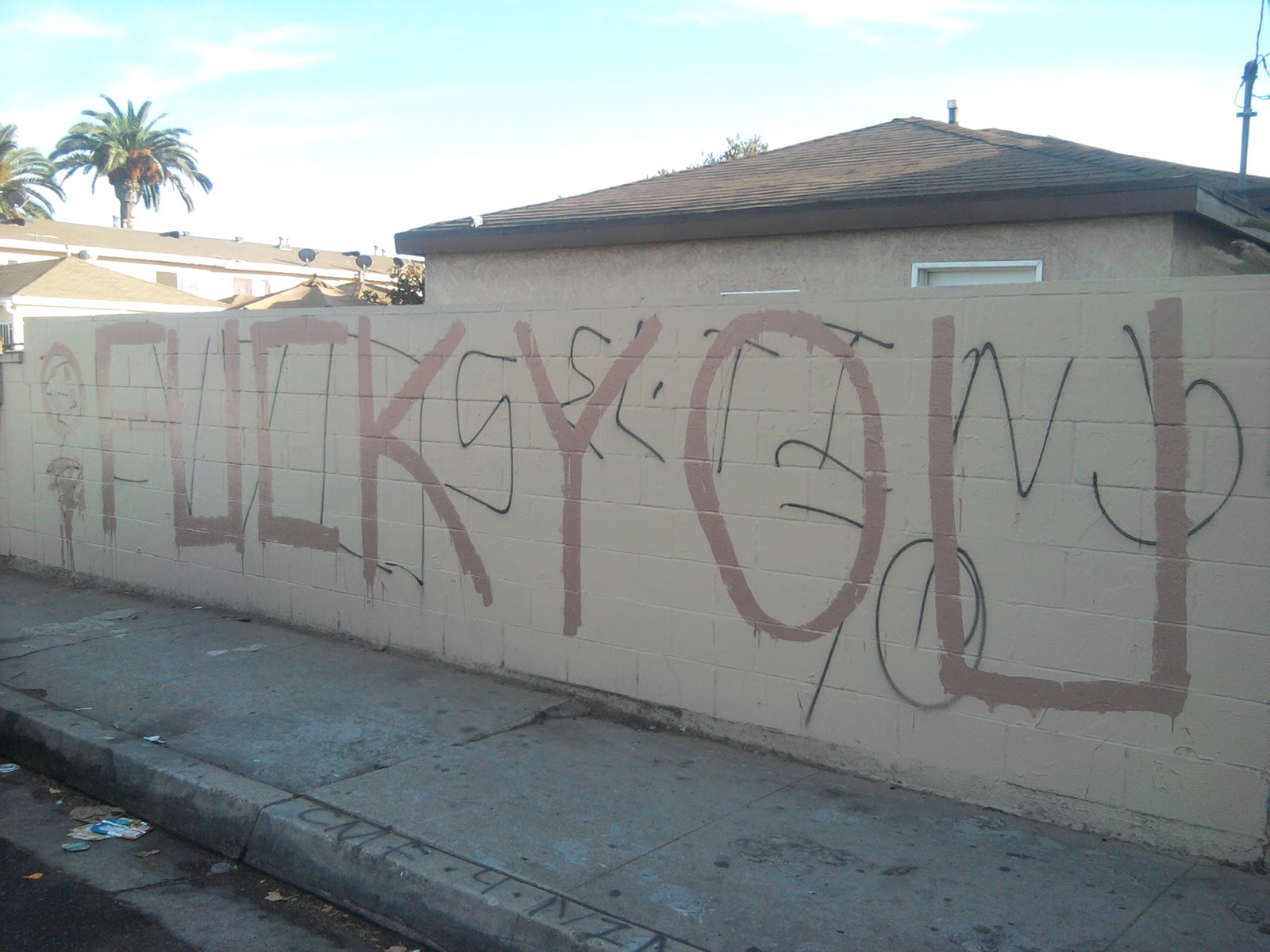 graffiti , murals & tagging Compton ( tagging crews )