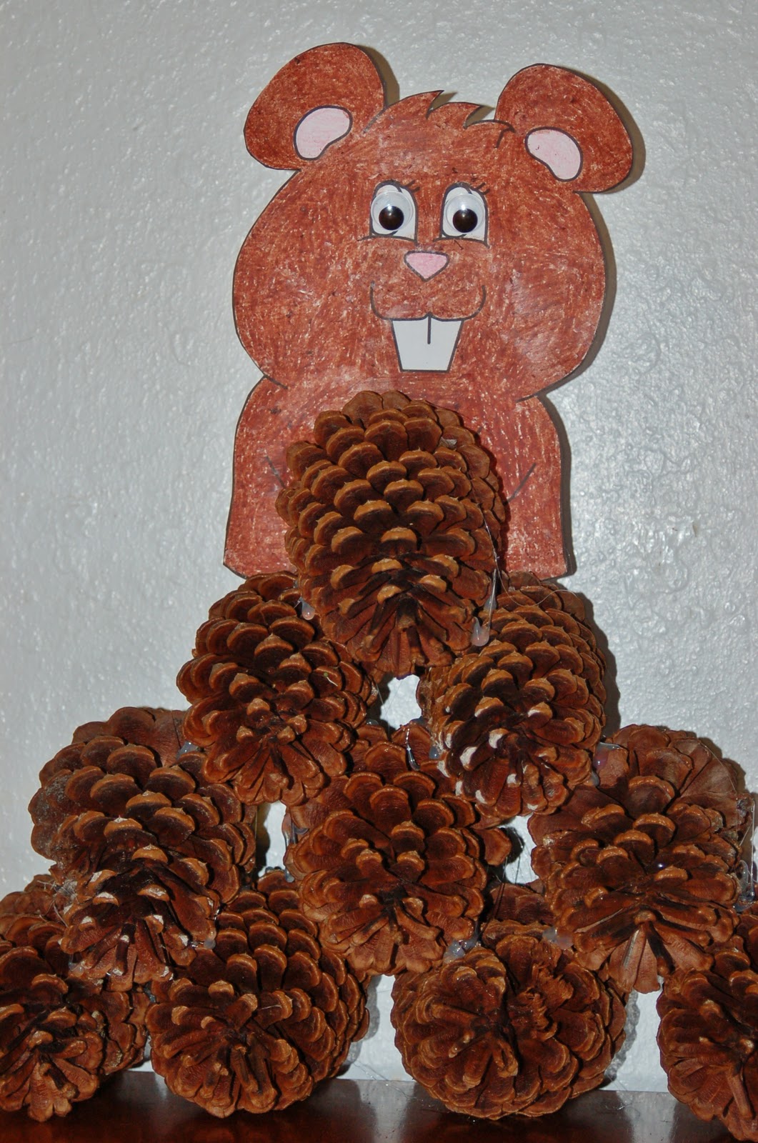 peek-a-boo-groundhog-day-craft-for-kids