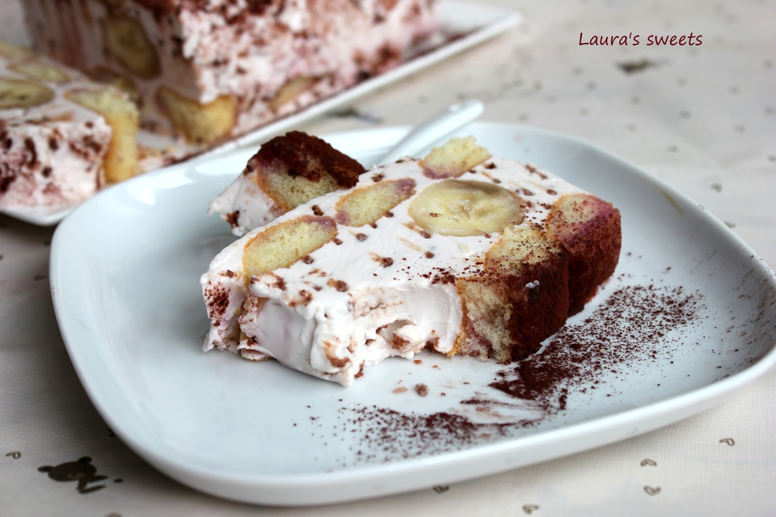 Prajitura Rapida Cu Iaurt Si Banane Laurasweets Ro