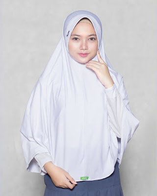 Cewek imut dan seksi manis pakai Hijab