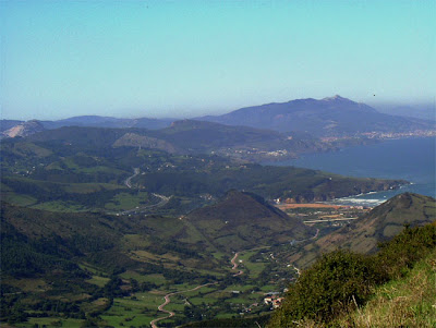 vistas de la playa de la arena desde el monte Serantes de Santurtzi