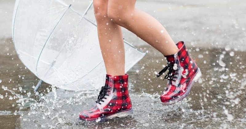 Best Rainy Season Shoes for Womens in India 2021