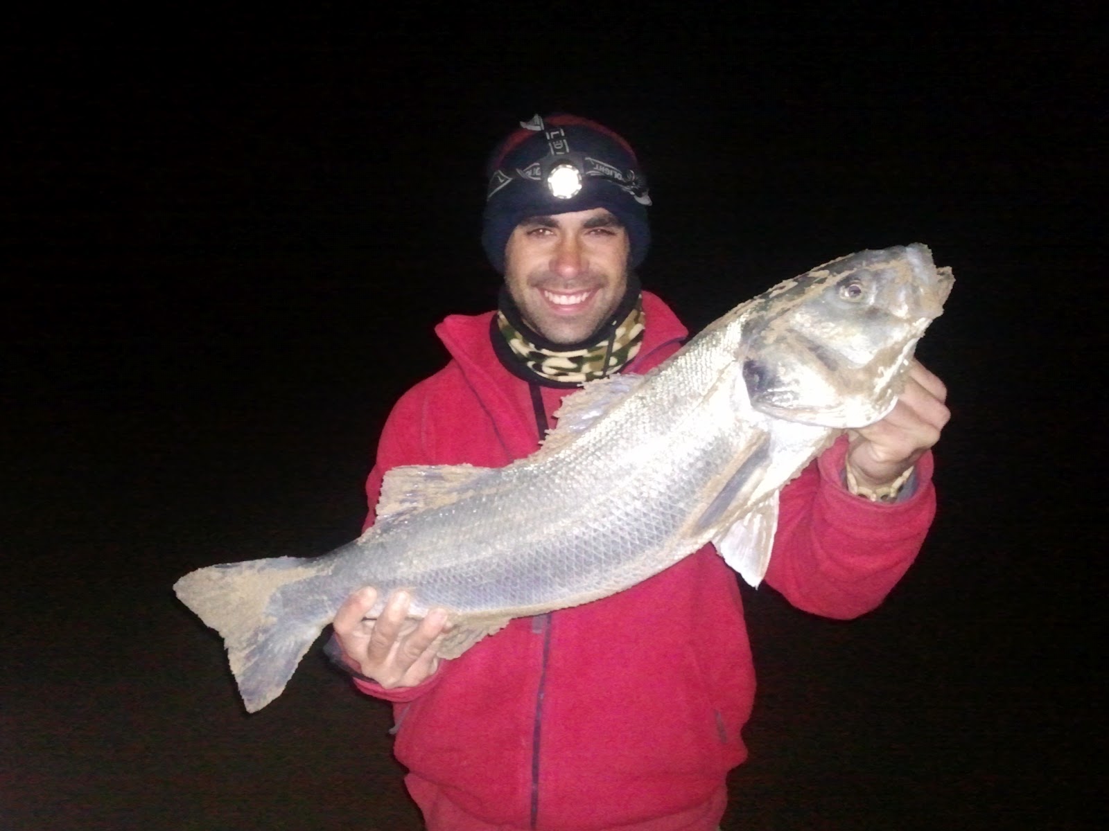 Ramirez Surfcasting: robalos en el mes de febrero 2012