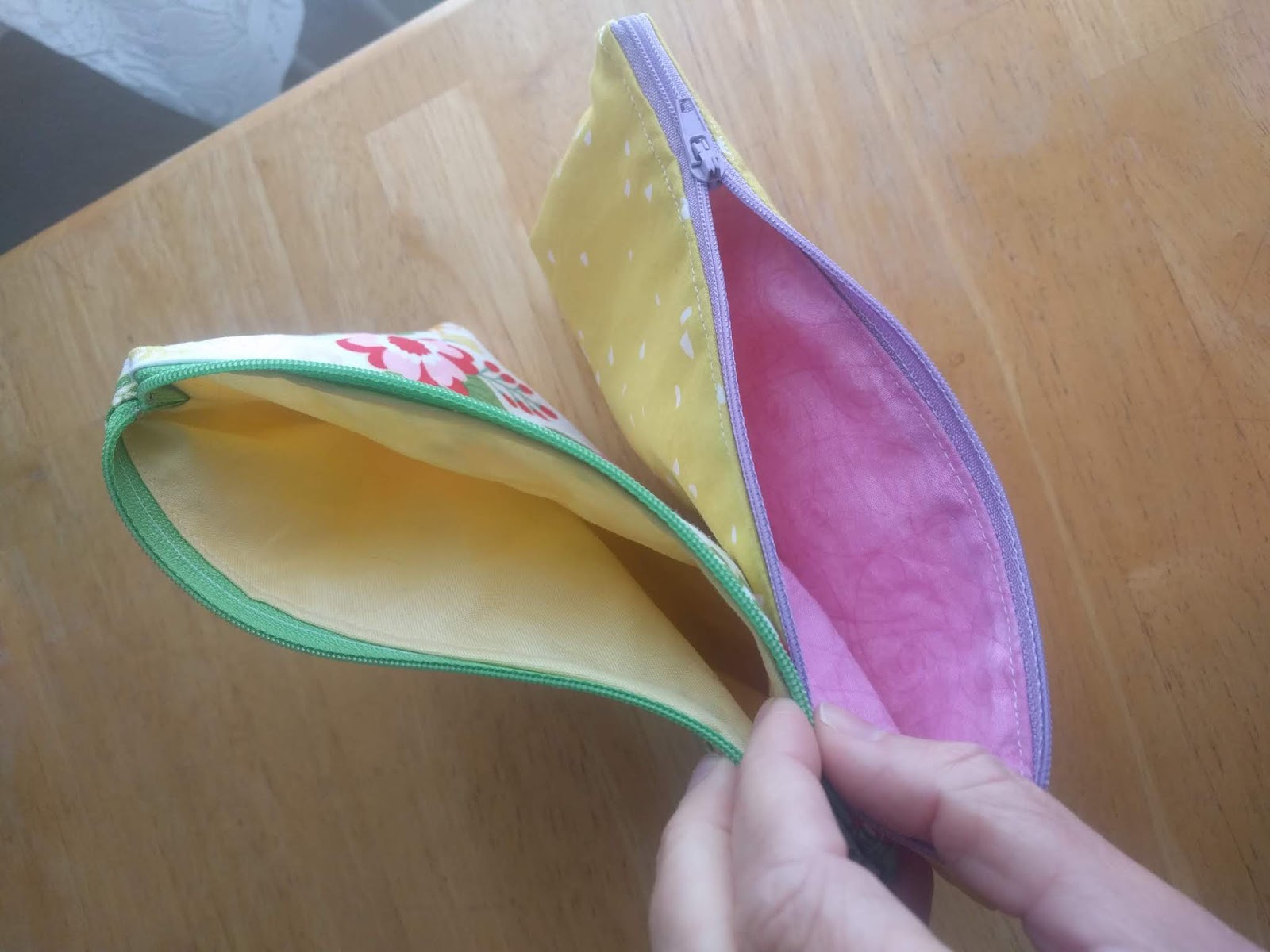 Melly Sews Zipper Pouch