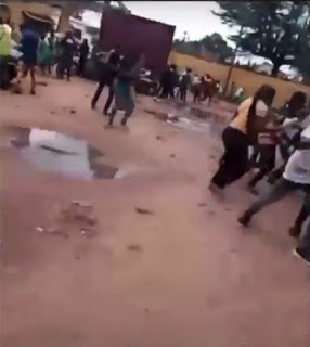 Nigerian police shoots at Abia State Polytechnic students as they protest the alleged rape of a student by police officers (video)