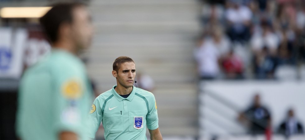Ligue 2 : un match interrompu après des chants homophobes