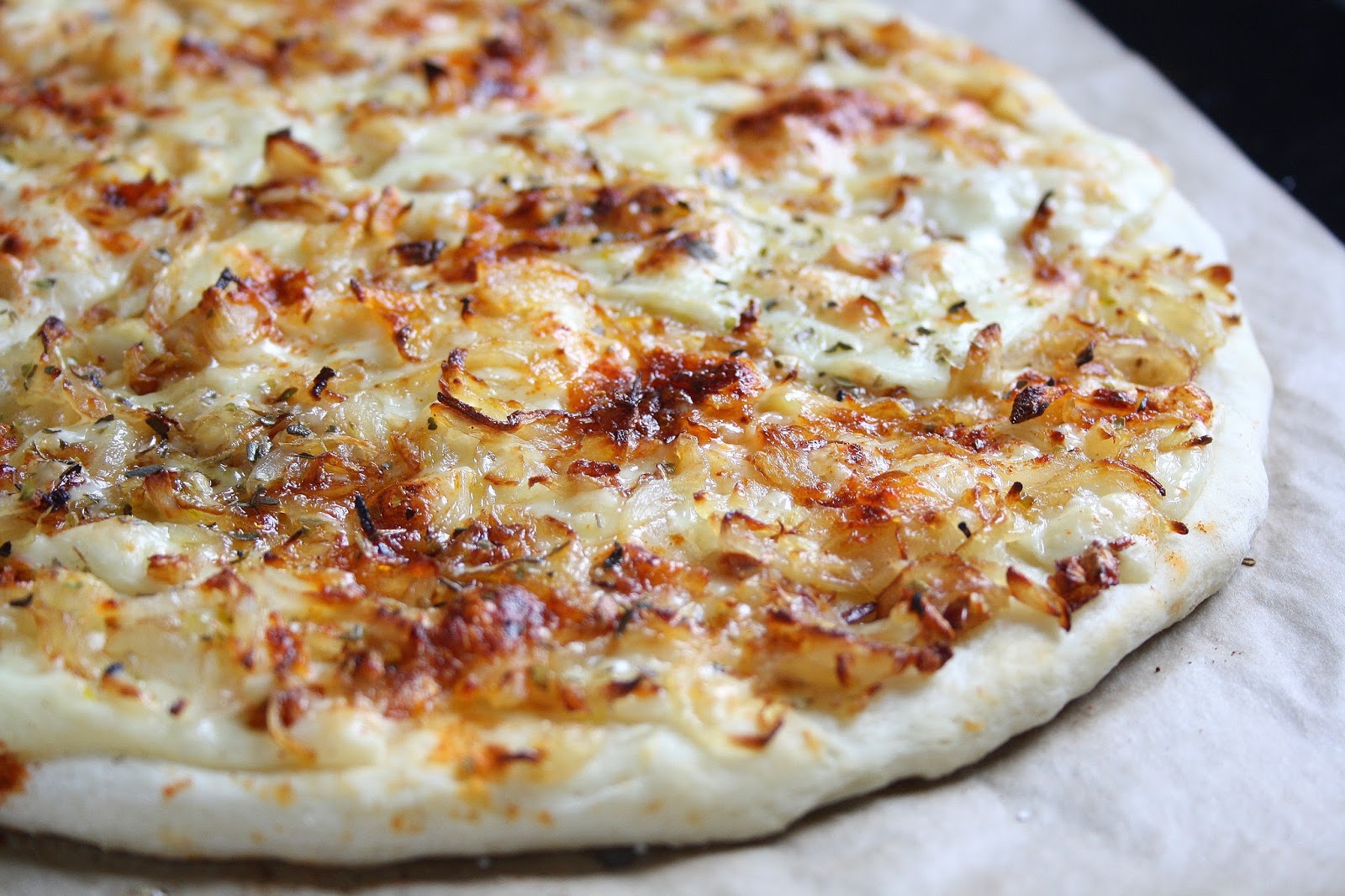 collecting memories White Onion Garlic Pizza