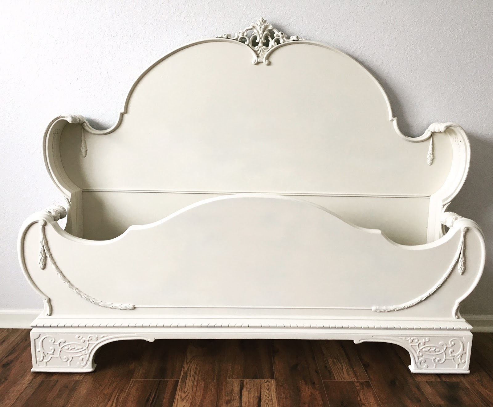 ShayRenovation Vintage Bed Frame