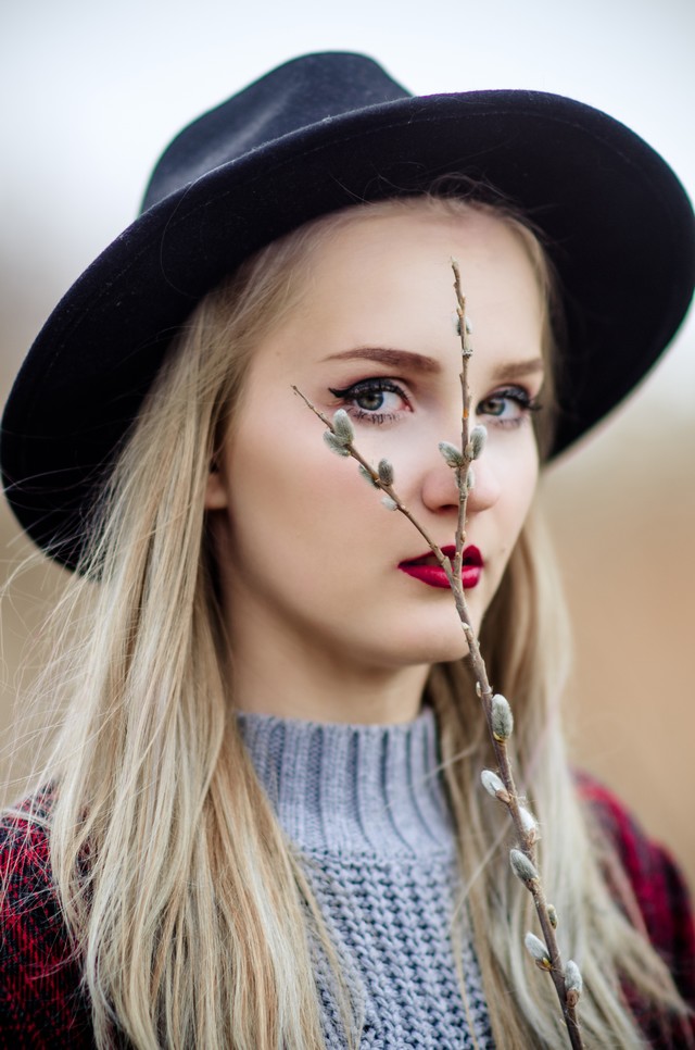 описание he is wearing. I am wearing картинки. картинки he`s wearing. Ann is wearing. рабочая тетрадь по английскому языку 5 класс ваулина 7b.