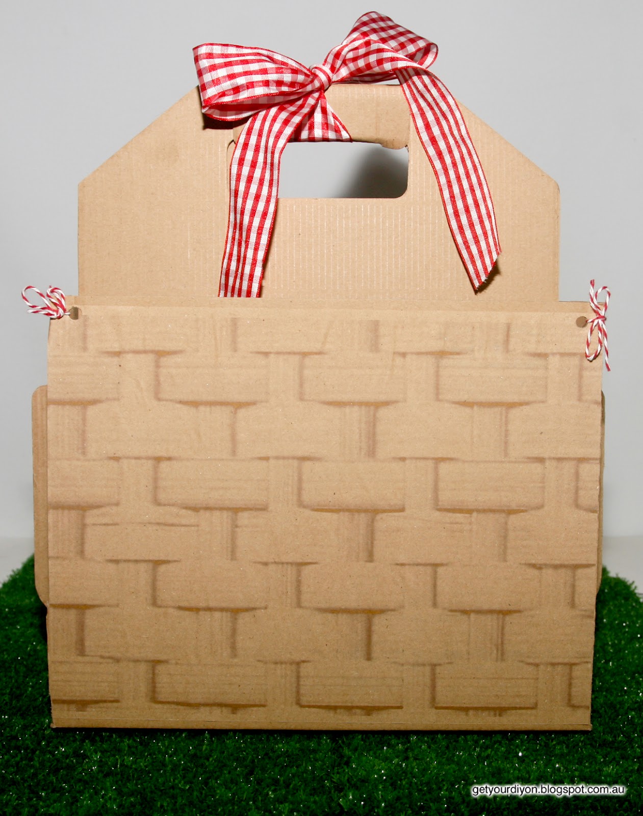 Get Your D.I.Y On!! DIY Picnic basket out of an IKEA carry box.