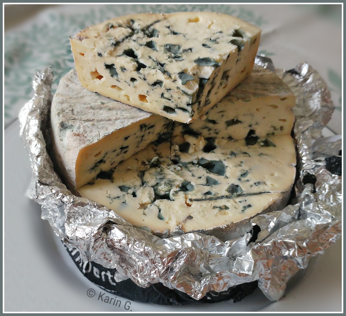 ich hab da mal was ausprobiert: der "Fourme d'Ambert ... ich hab da mal was ausprobiert: der "Fourme d'Ambert ...