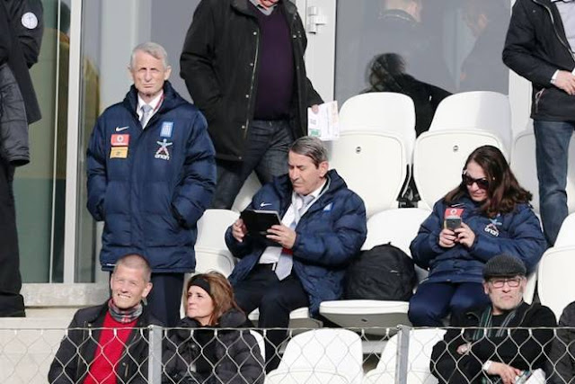 ΦΥΓΕΤΕ ρε ξεφτίλες!