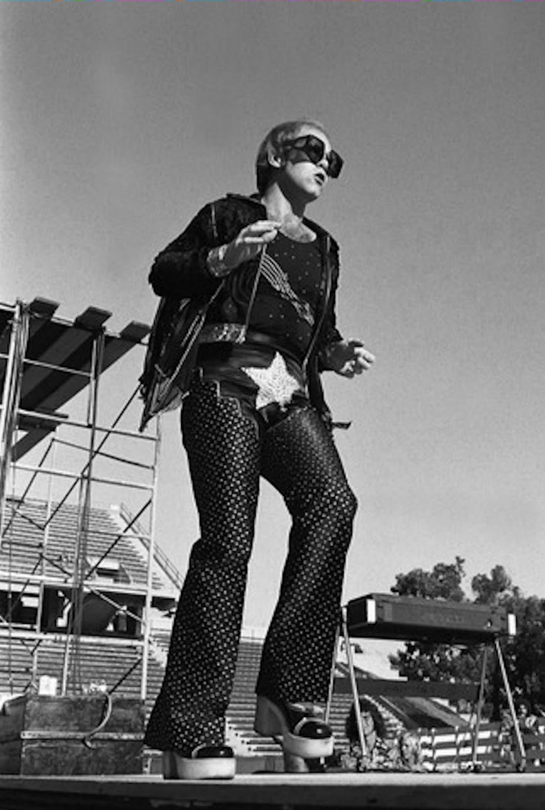 elton john´s pics: Elton John San Diego California 1st September 1973