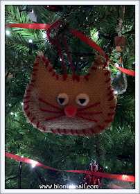 Crafting with Cats Catmas Special - Part 2 ©BionicBasil® The Bahumbug Burlap Cat In The Tree 