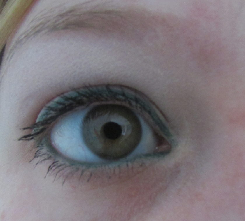 crayon couleur chair yeux