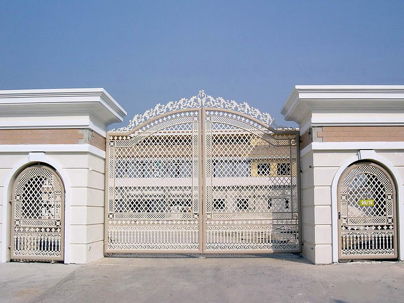 Design Of The Gate At The Mansion
