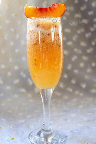 Κοκτέιλ Bellini με Παγωμένα Ροδάκινα
