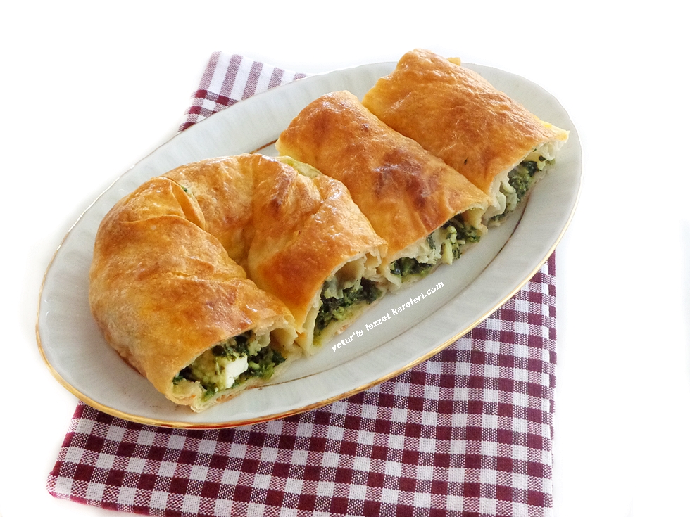 yetur�la lezzet ıspanaklı kol böreği