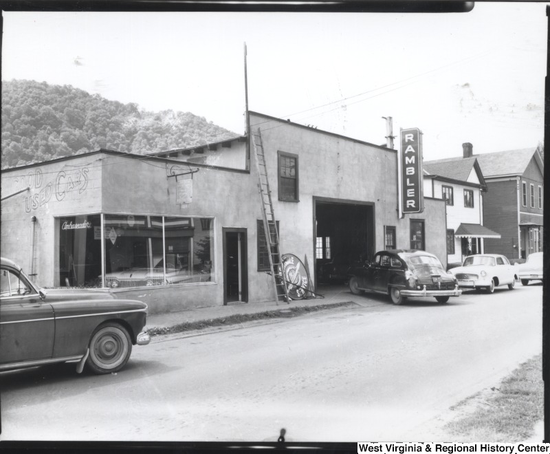 The Automobile and American Life 20th Century Automobility in Hinton