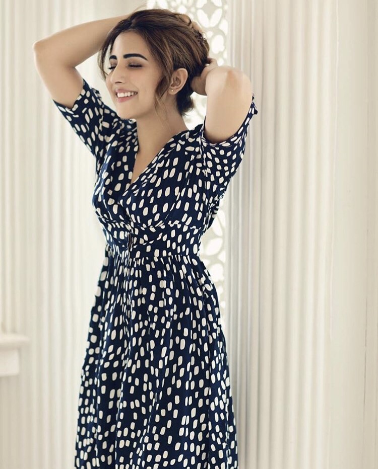 Ushna Shah Stunning looks in New Photoshoot Ushna Shah Stunning looks in New Photoshoot
