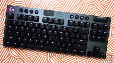 Logitech's G915 TKL es un teclado para juegos con el que puede ponerse cómodo