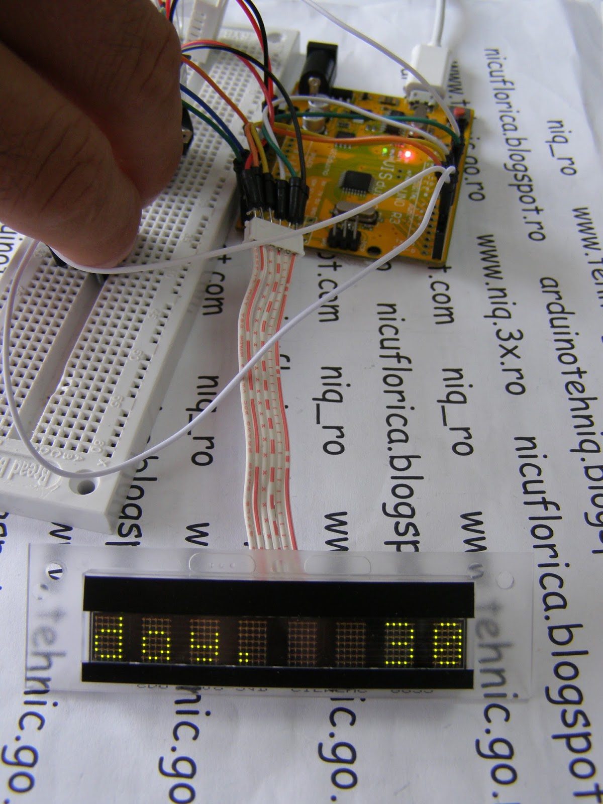 Arduino tehNiq: SDA5708: 8 character 7x5 dot matrix LED display