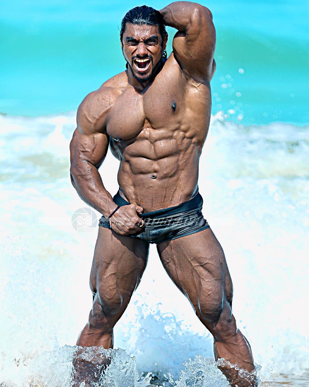 Индийский бодибилдер Sangram Chougule