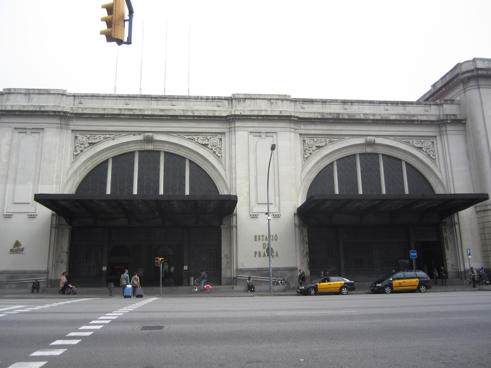 Redescubriendo Barcelona y más allá 12/08/2015 La Estació de França