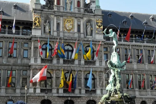 Antwerp in one day: Antwerp Grote Markt