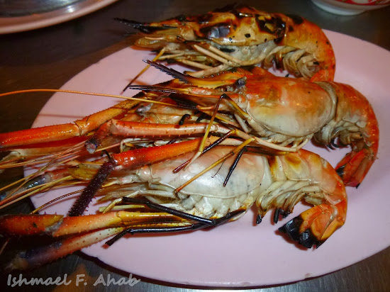 Yummy shrimps from a street side restaurant in Bangkok Chinatown