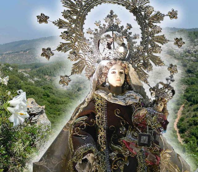 Nossa Senhora do Carmo, Filipinas. Fundo: Monte Carmelo