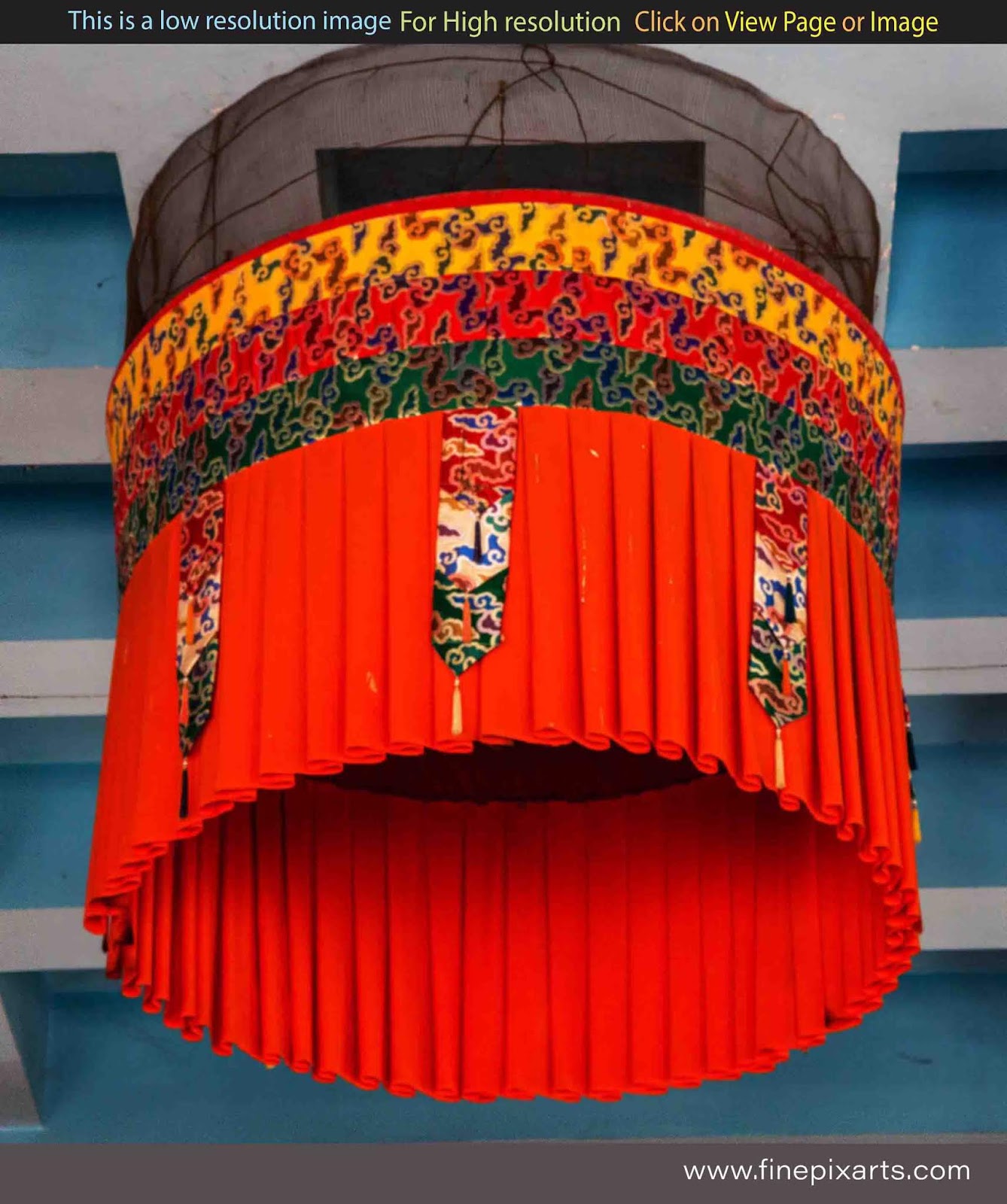 Buddhist temple Garden Inn decorative embroidered skirts Umbrella