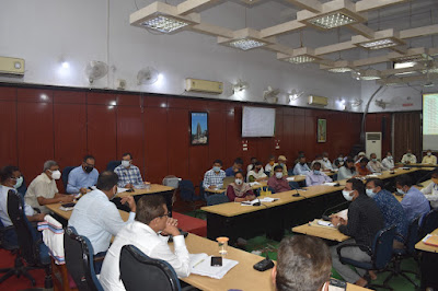 DMandYojanaReview: जिले की जनोपयोगी योजनाओं पर डीएम की समीक्षा, DM's review on the public utility schemes of the district, AnjNewsMedia