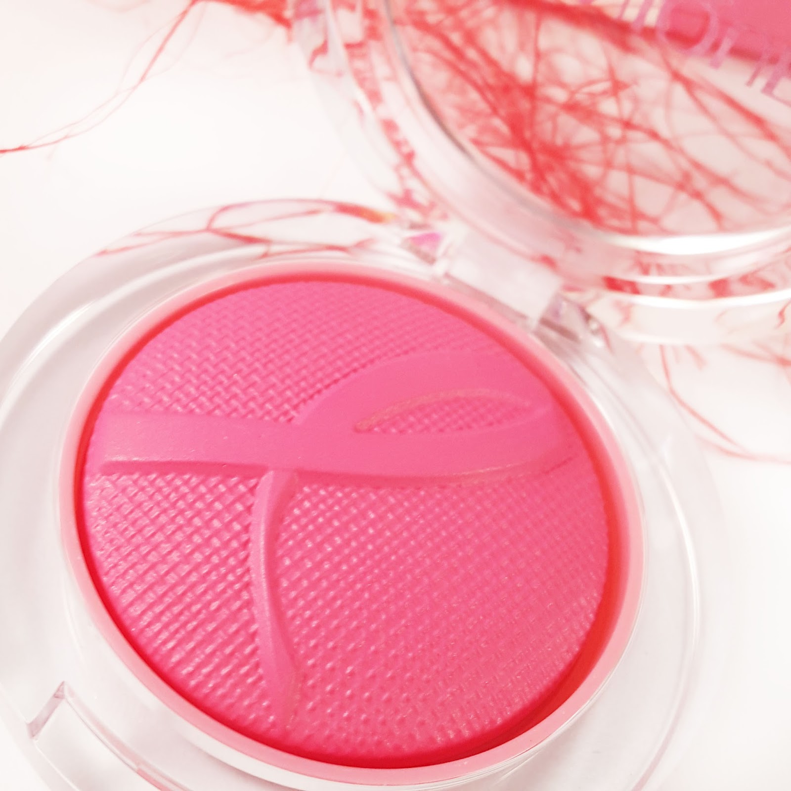 Think Pink! mit dem Pink Ribbon Clinique Blush - visionas Wunderwelt