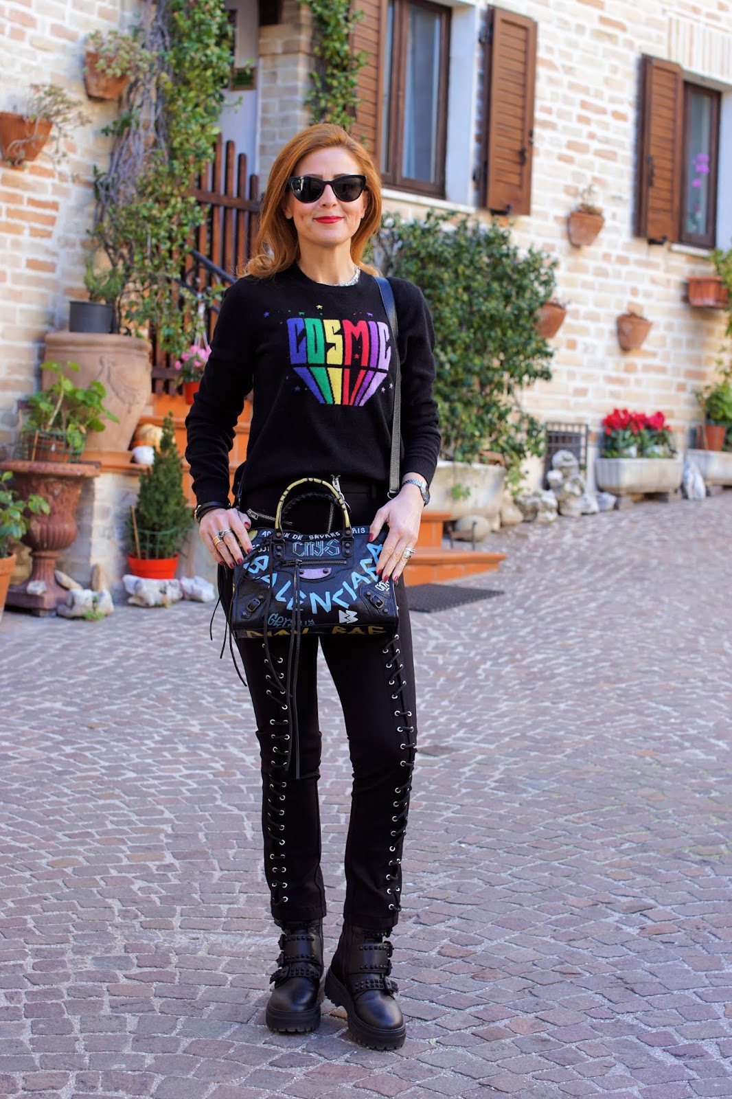 Rocker chick style with my Balenciaga graffiti bag on Fashion and Cookies fashion blog, fashion blogger style