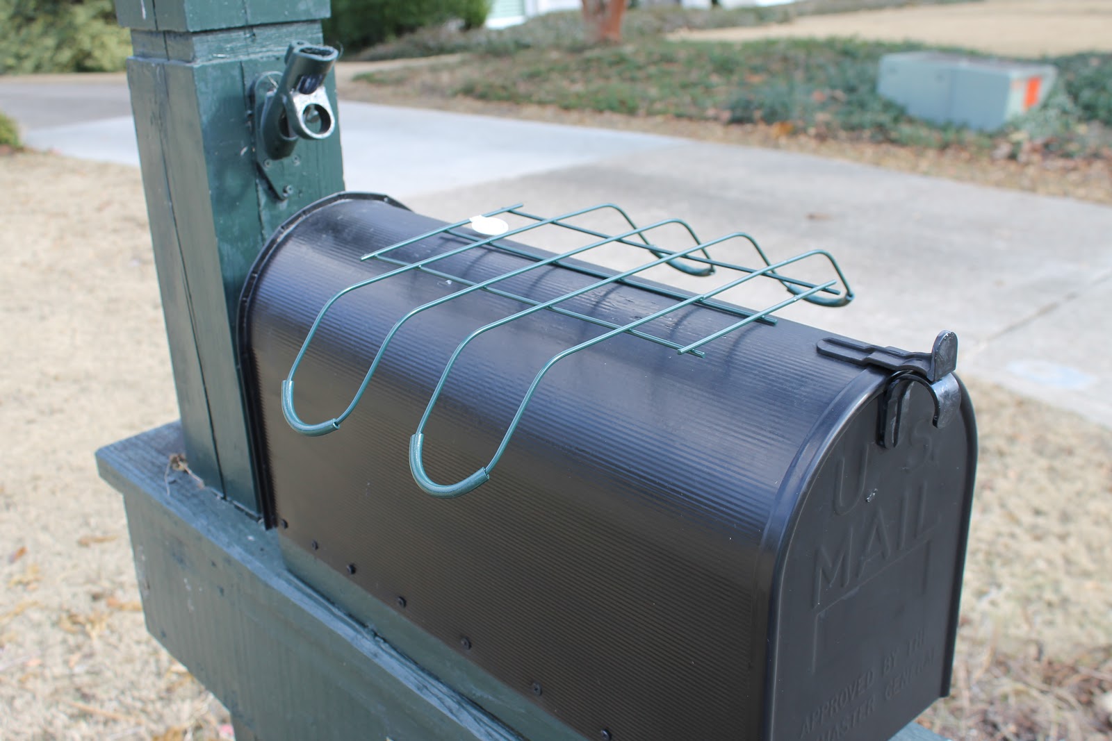 Curly Deco Mesh Mailbox Topper Miss Kopy Kat