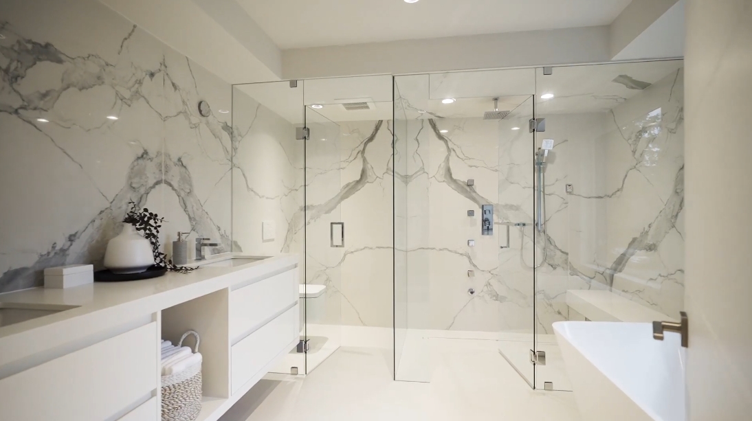 39 Interior Design Photos vs. 2710 Crescentview Dr, North Vancouver Luxury Home Tour