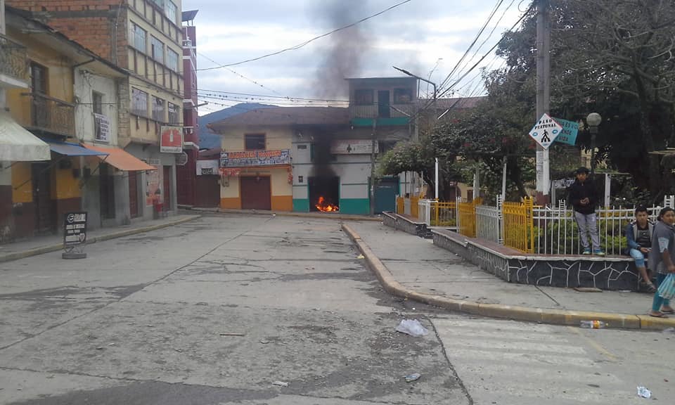 Sede oficialista en Chulumani fue quemada el miércoles / RADIO CHASQUI CHULUMANI