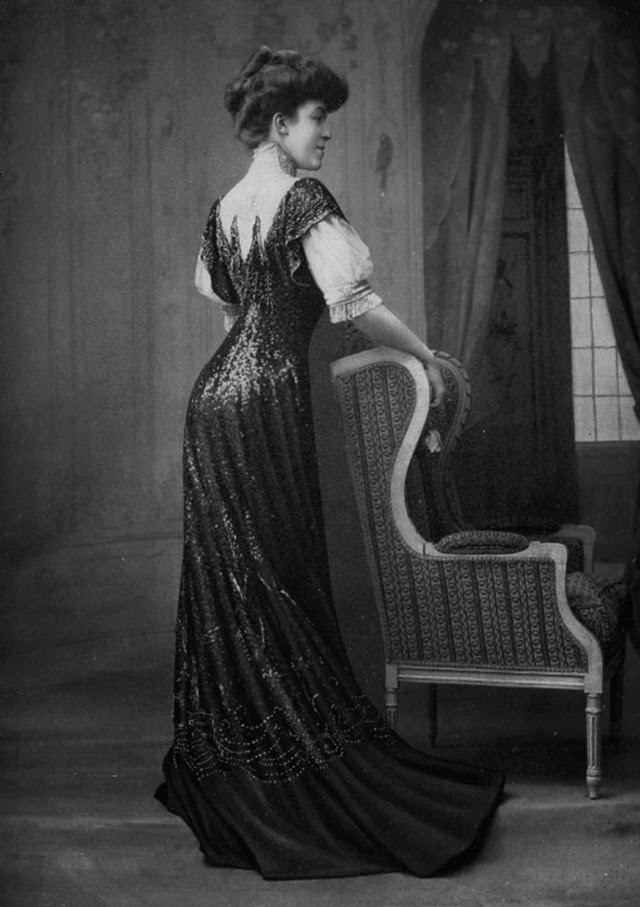 Beautiful Parisian Women's Fashion From the 1900s vintage everyday